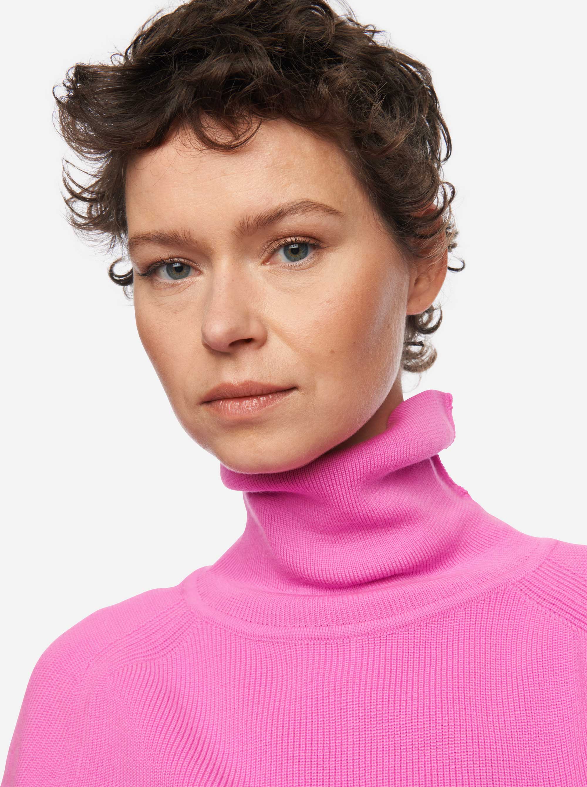 Teym - The Merino Sweater - Turtleneck - Women - Bright Pink - 4