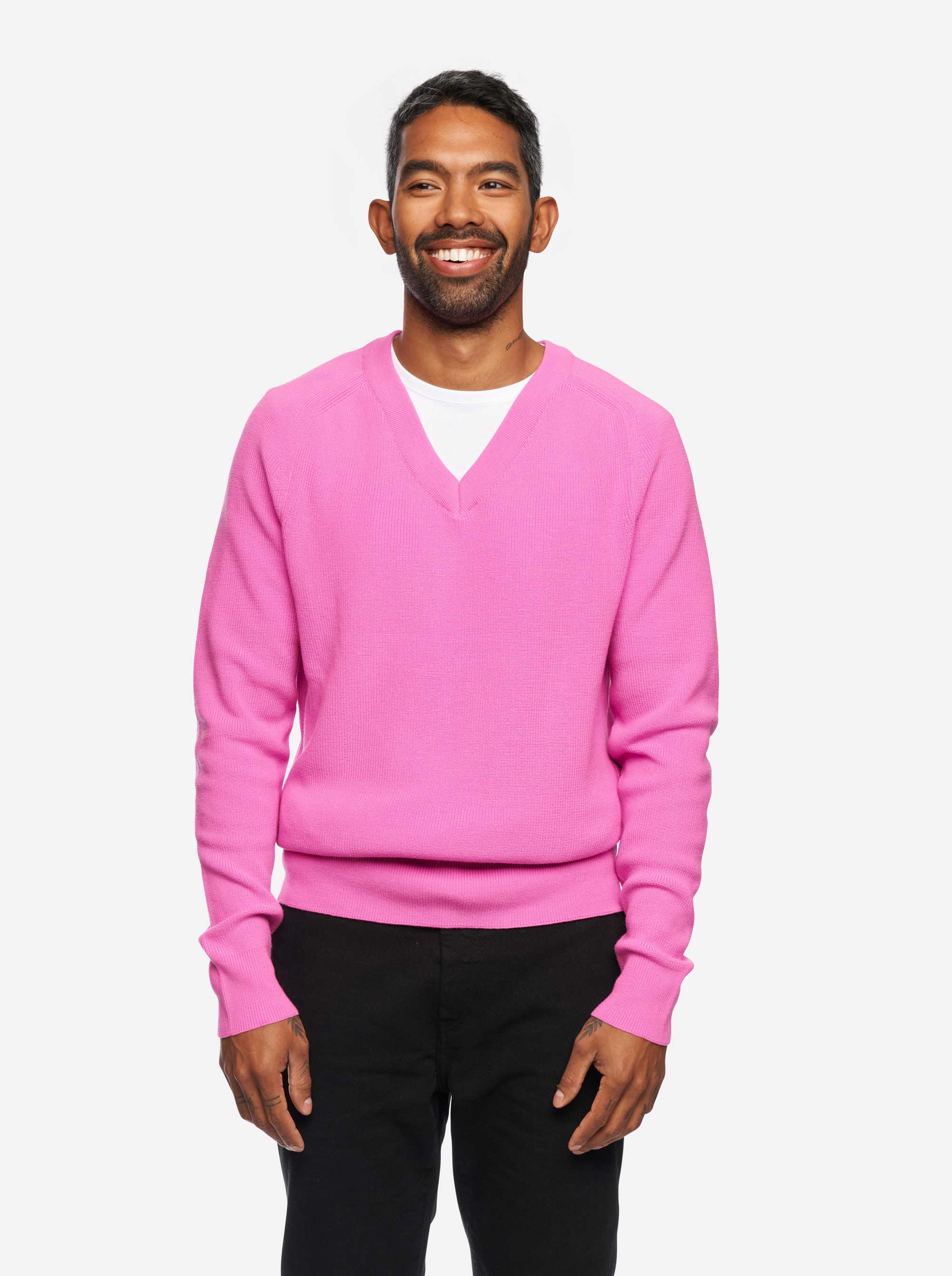 Teym - The Merino Sweater - V-Neck - Men - Bright Pink - 1